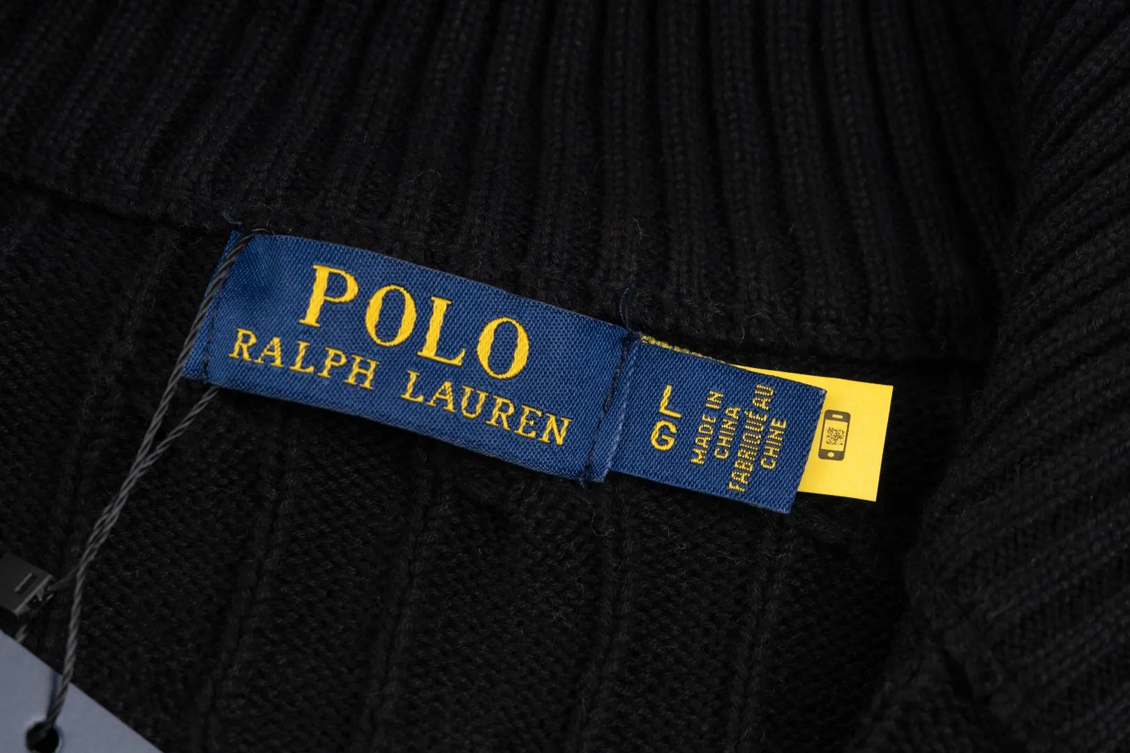 P260 #R98 RALPH LAUREN Ralph Lauren nine-color classic small label embroidery logo full zipper knitted cable cardigan sweater, high-density LOGO embroidery on the chest, original customization of tag accessories. Made of pure cotton yarn, pure cotton is skin-friendly and comfortable, small label war horse embroidered twist zipper cardigan sweater 🐎 high quality, follow the blogger to learn how to wear it! Let’s buy a Ralph Lauren cable sweater. It’s a super hard-to-find series after it became popular. It’s hard to find one on the official website. It’s simple and practical to wear, with a lazy and loose feel. The thickened fabric has more texture, feels soft and delicate, and has a loose fit. Whether worn alone or layered, you can wear different styles of fashion with just one piece!   Size：XS S M L